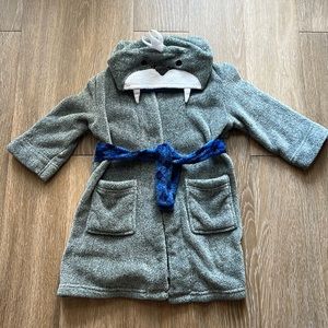 Boys Size XS 4/5 Cat & Jack Gray Blue Walrus Robe Sleepwear Night
